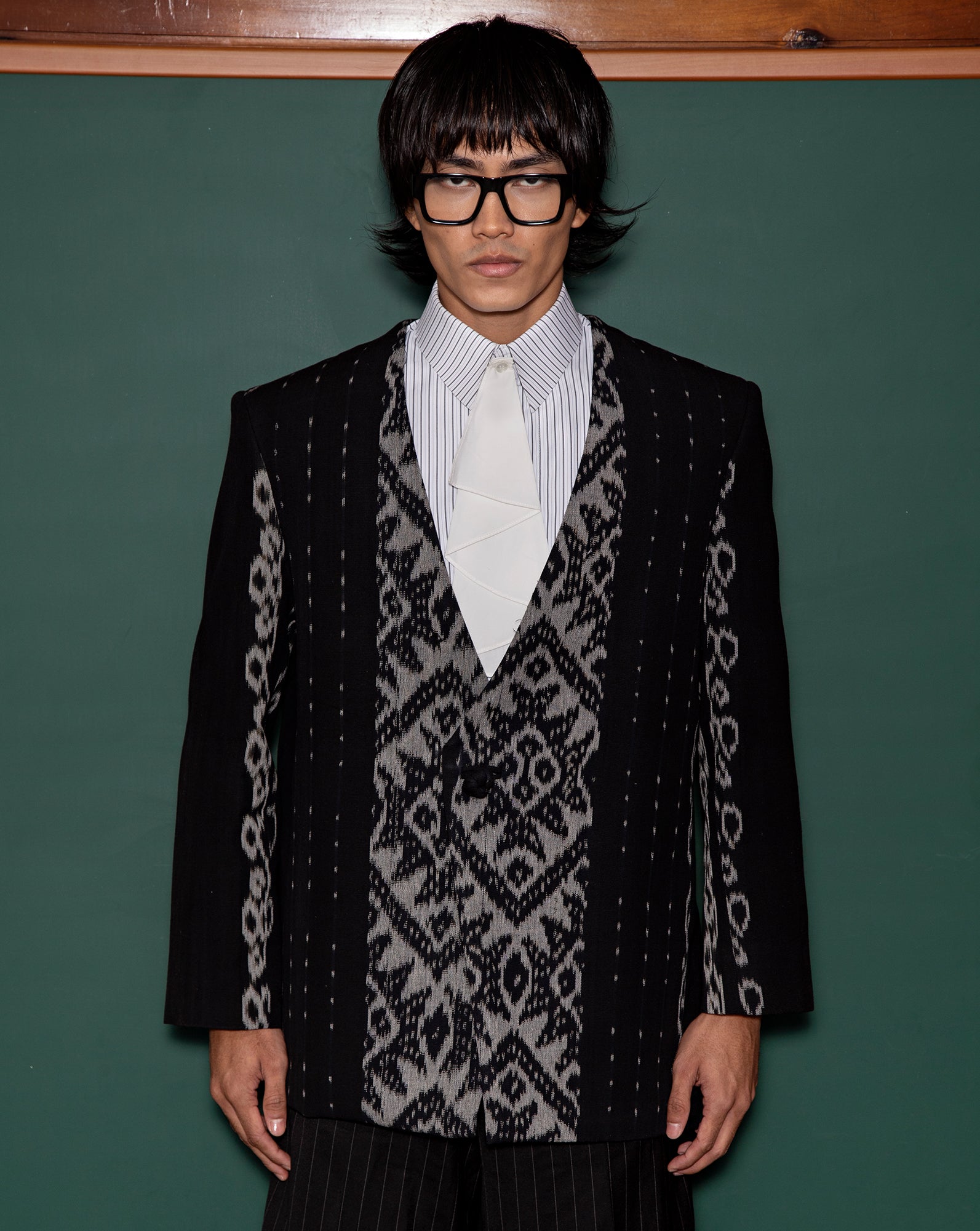 Suit Ikat // Tie Bag (Grey Black)