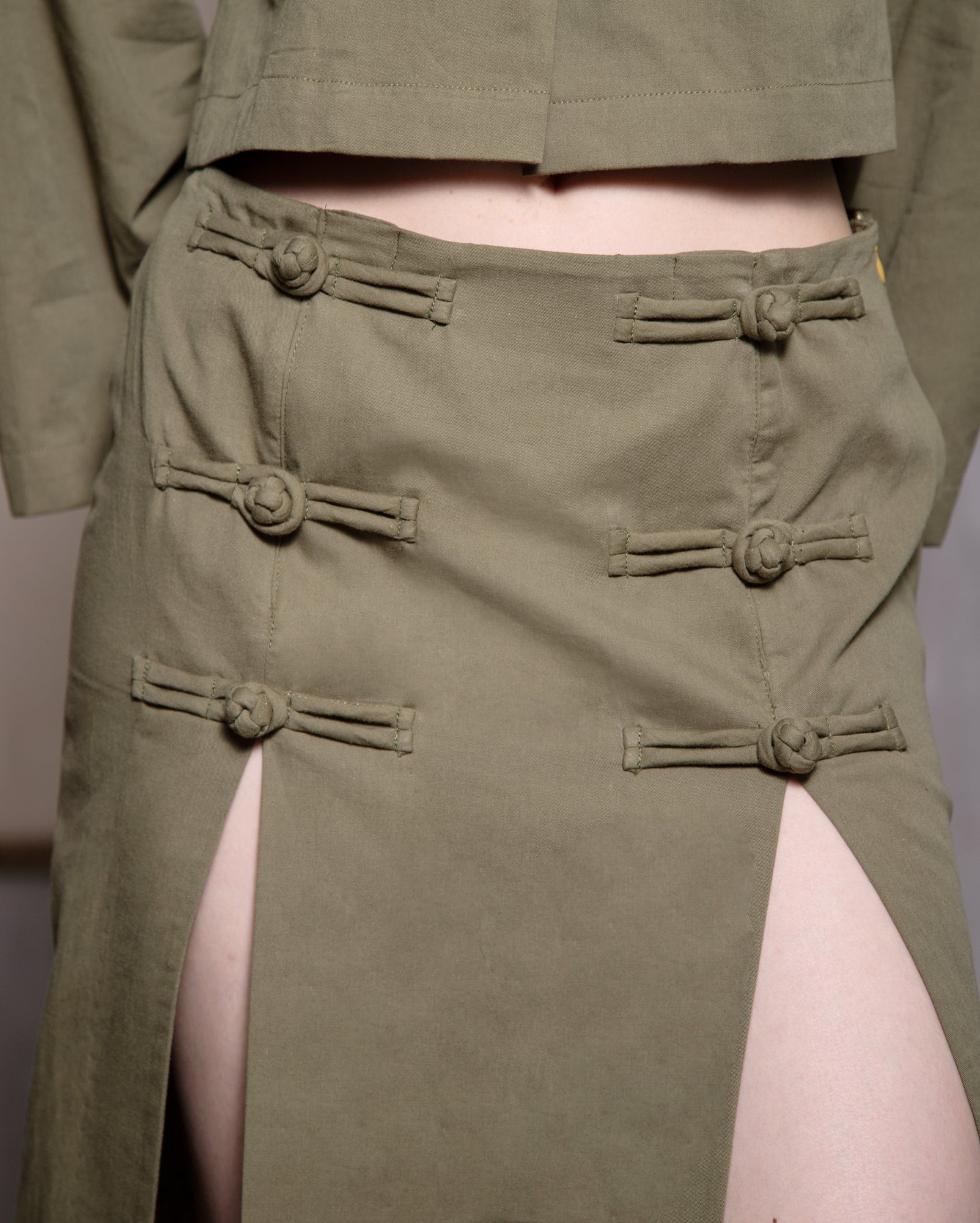 Chang Tang Krop / Slit Skirt Pankou Depan (Army Green)