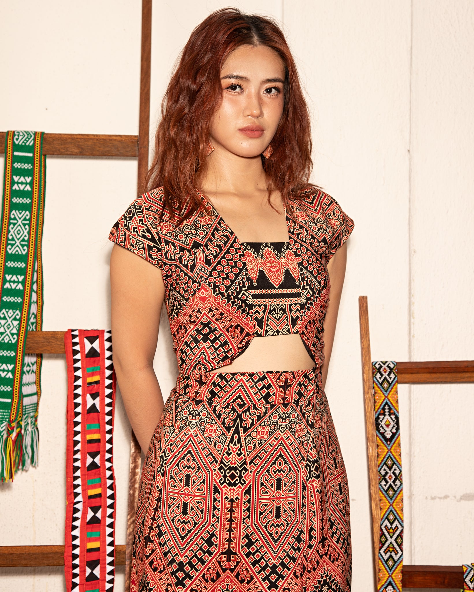 Kebaya Krop Borneo (Red Black)