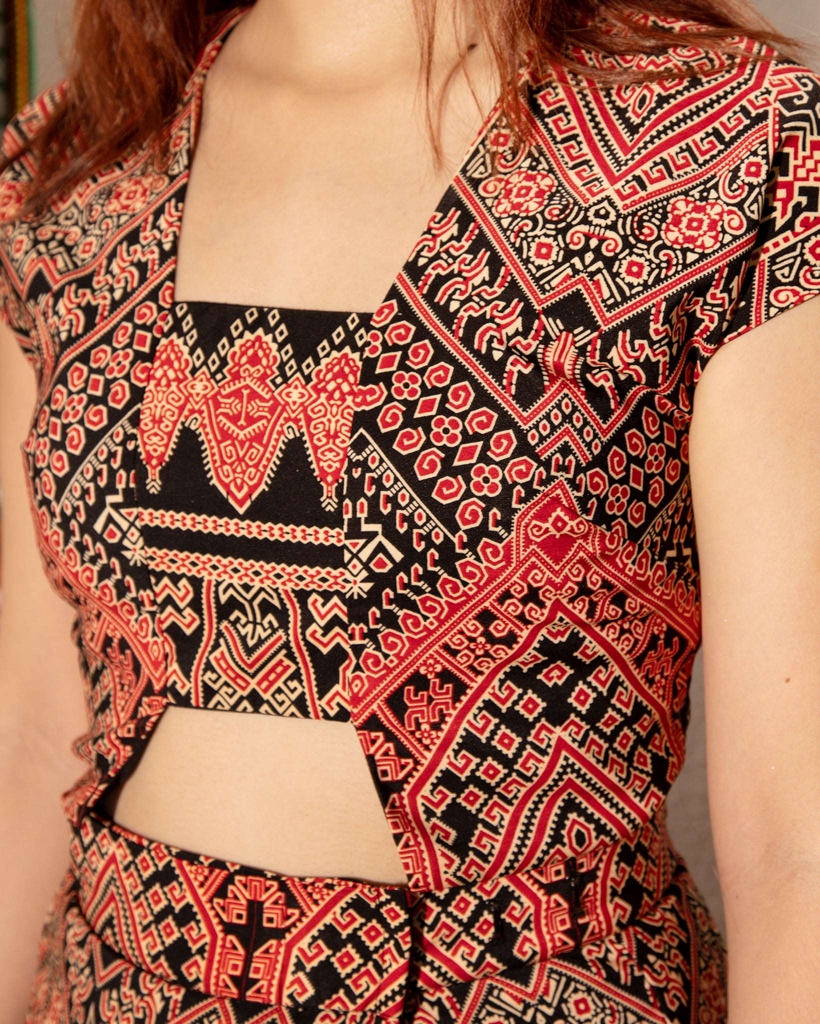 Kebaya Krop Borneo (Red Black)