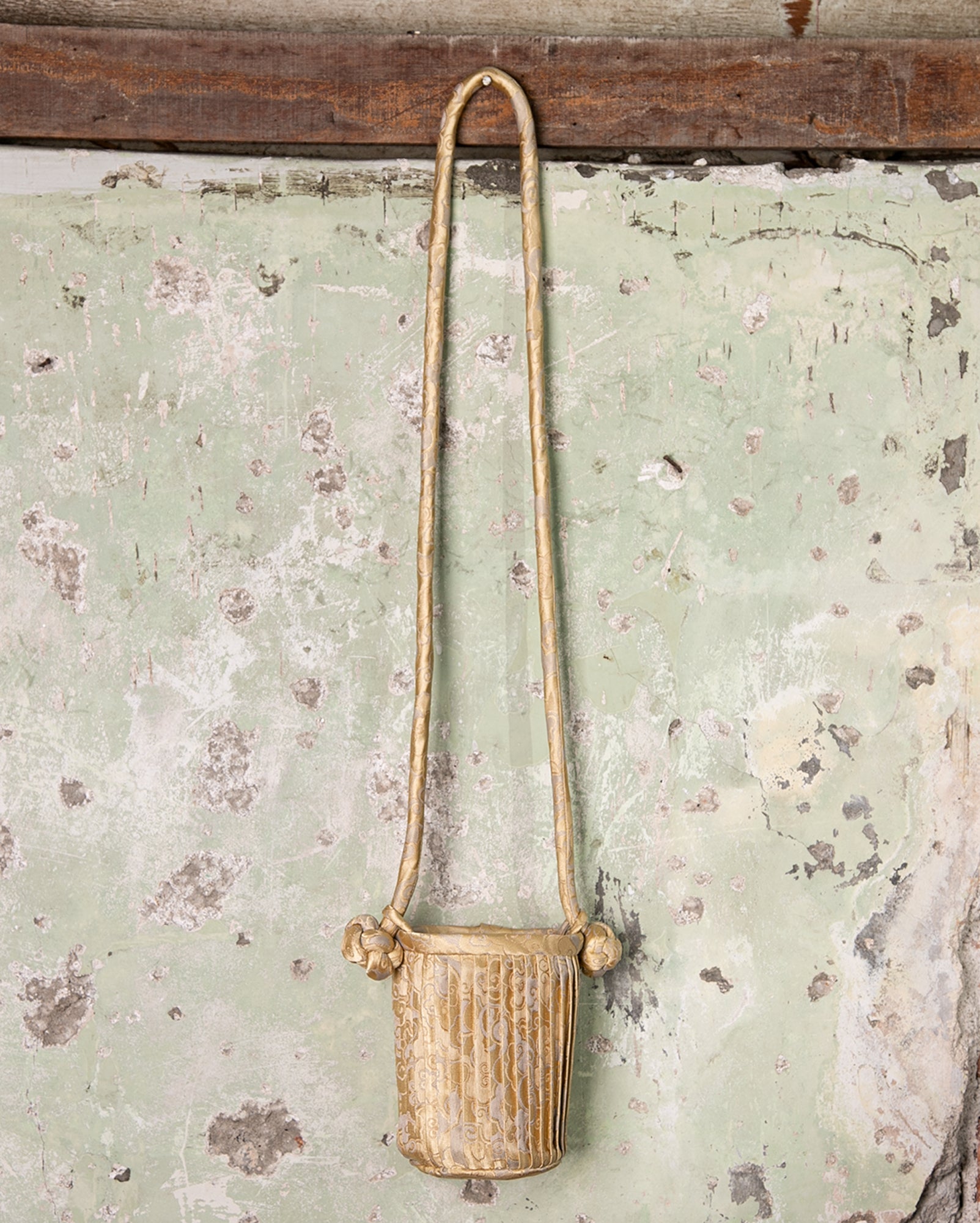 GOLD JAR+BAG