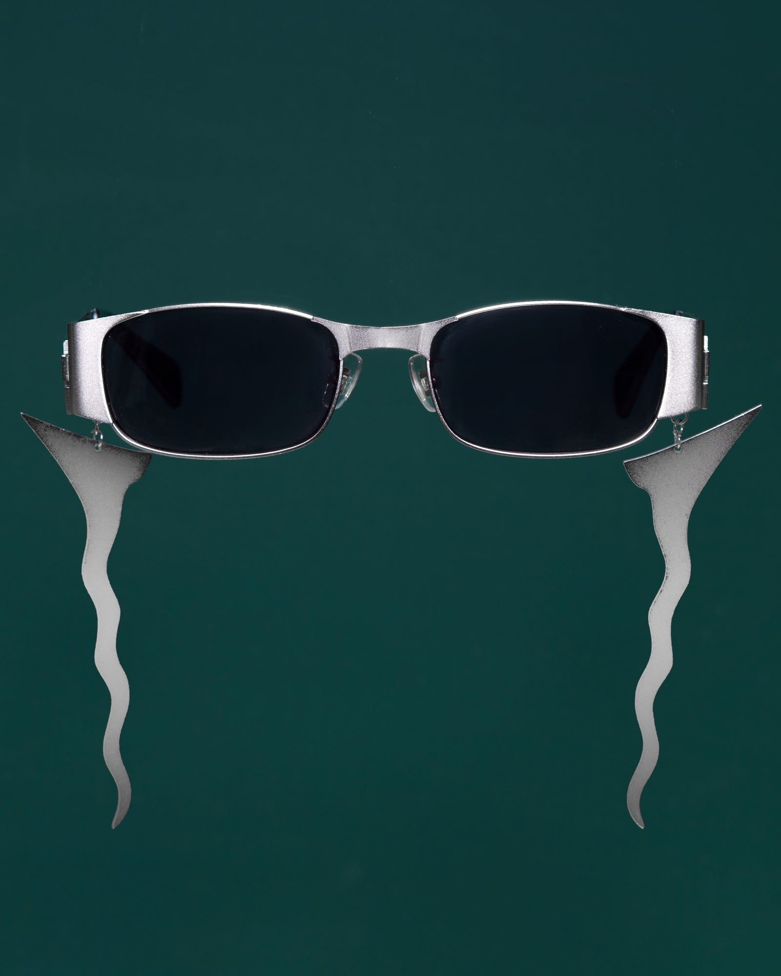 Kaca Mata Keris (Silver Black Shade)