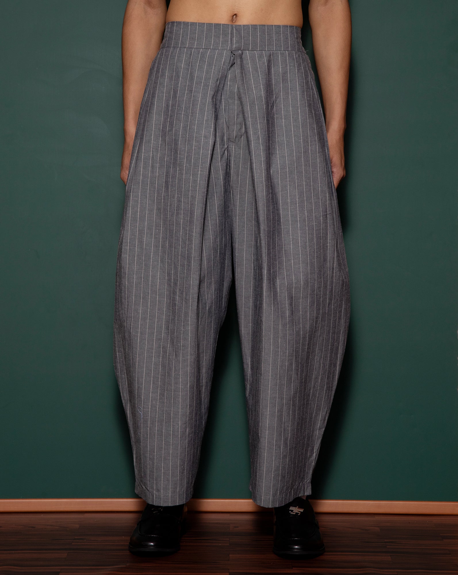 Kemeja Anjang (Grey Pinstripes)