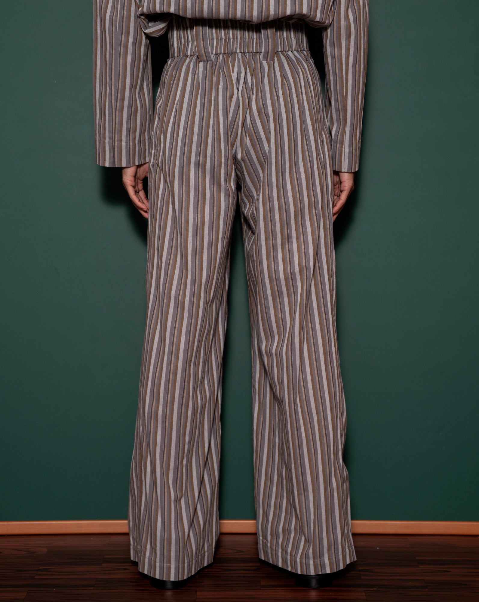 Kemeja Bahu (Grey Brown Stripes)