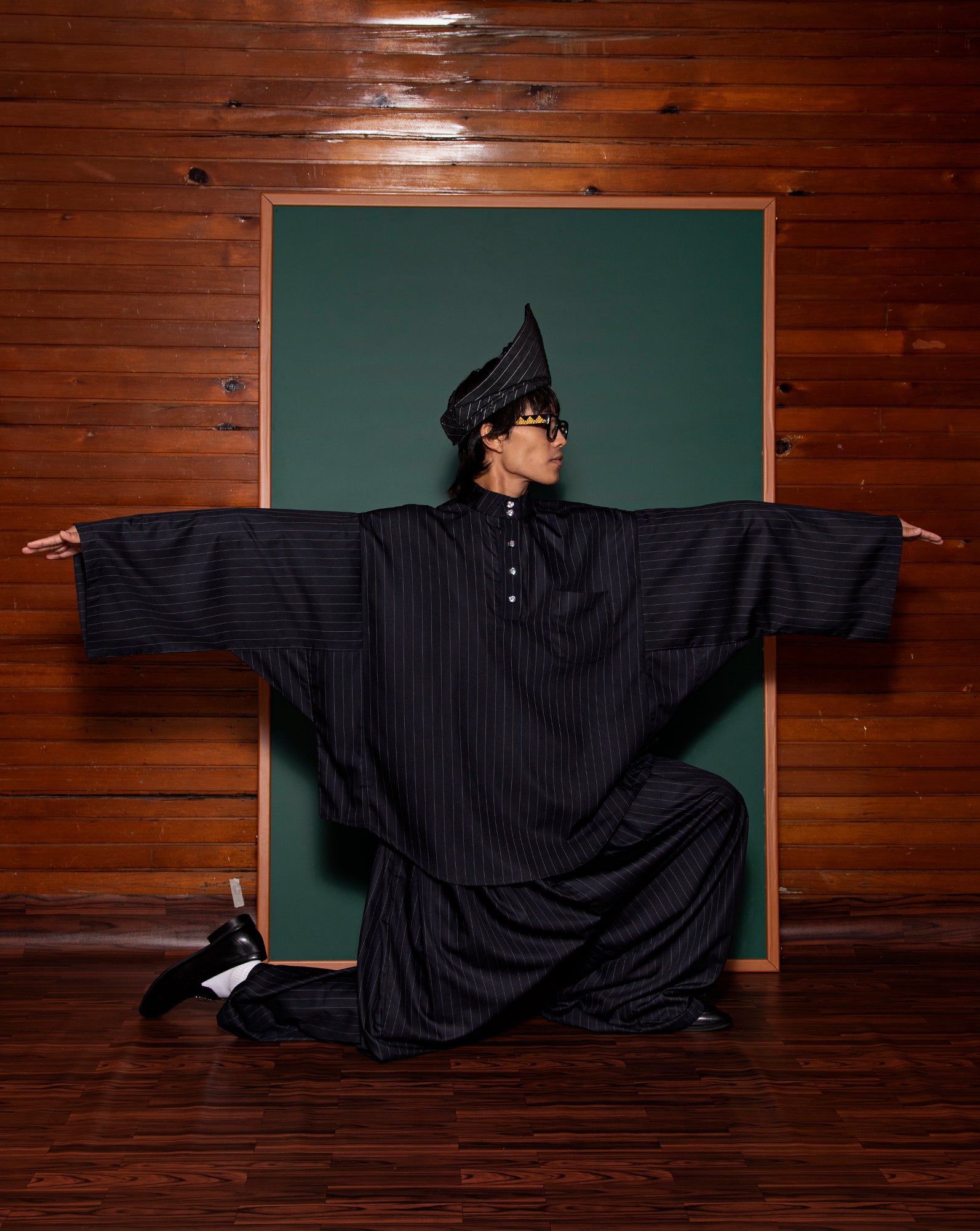 Baju Melayu Oversaiz Cekak Musang (Navy Pinstripes)
