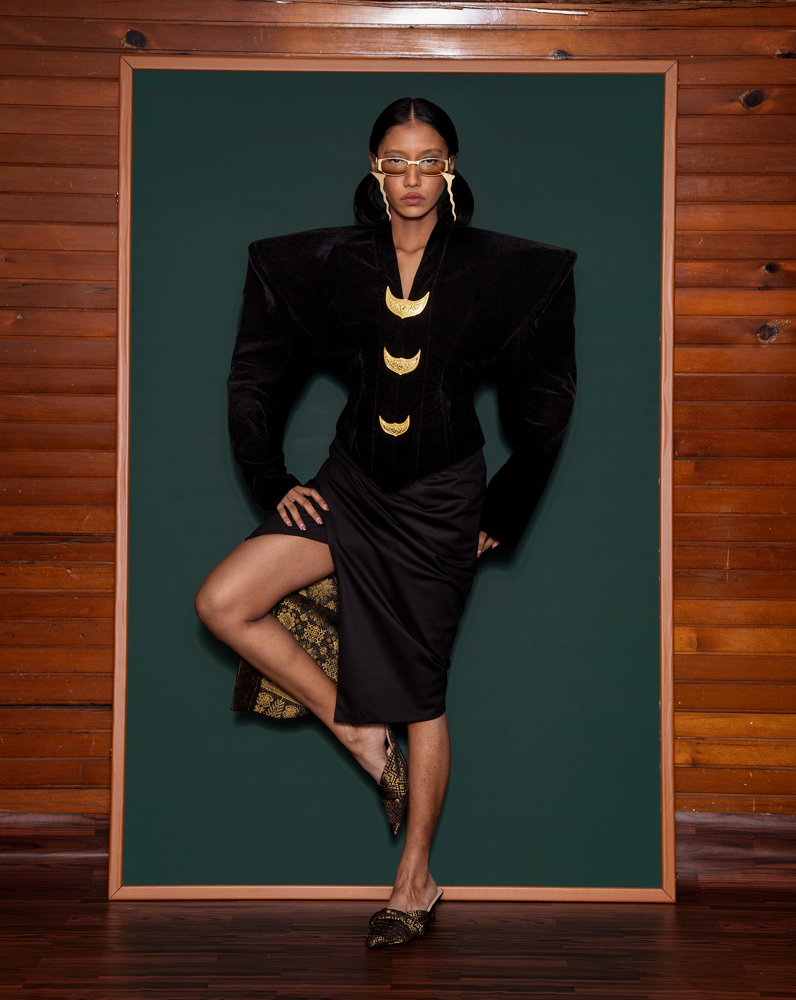Kebaya Baldu (Black Velvet) // Skirt Parang (Black Viscose)