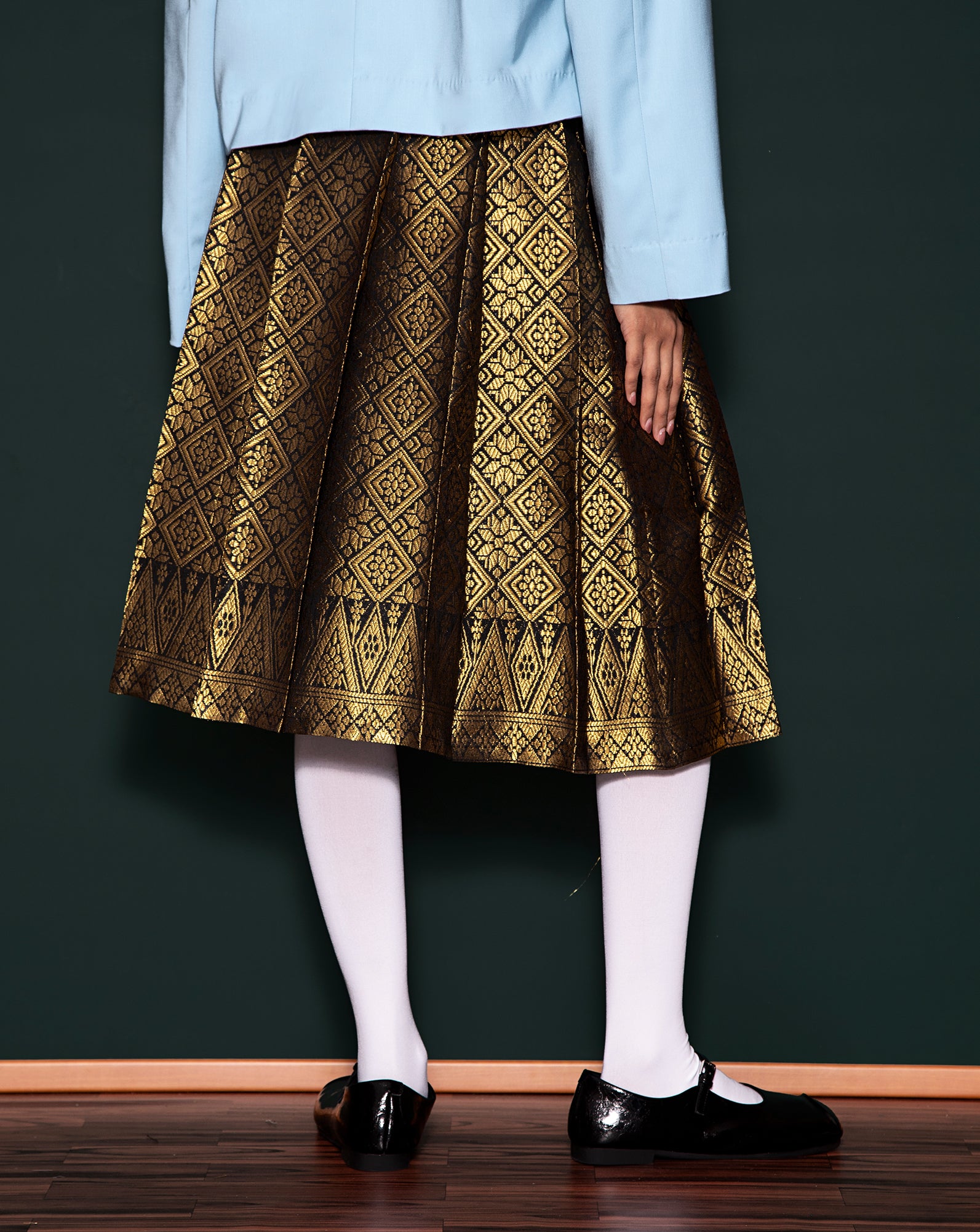 Kemeja Blazer Krop (Black) // Pleated Skirt (Songket)