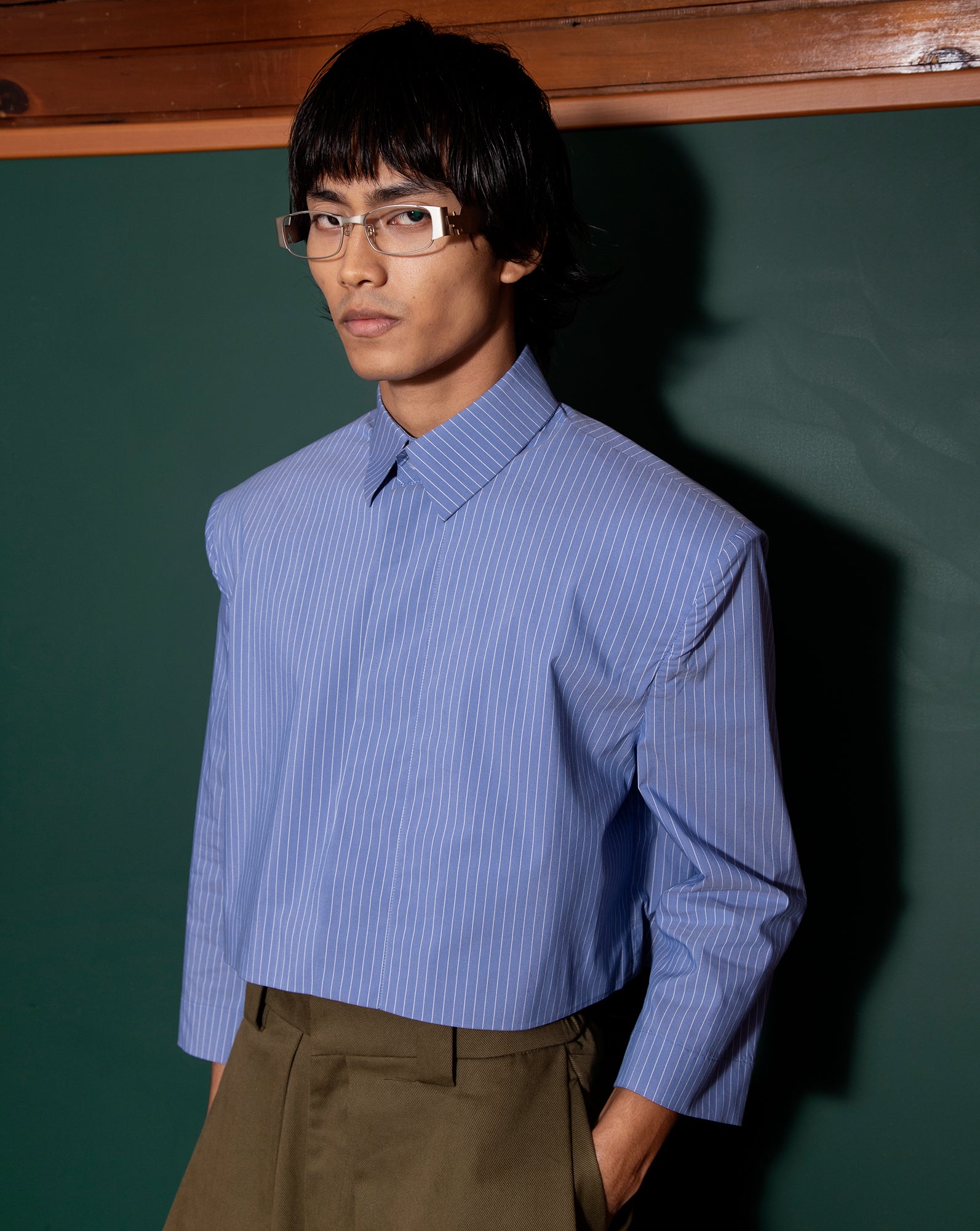 Kemeja Blazer Krop (Jalur Biru Putih) // Tie Bag (Olive Dragon)
