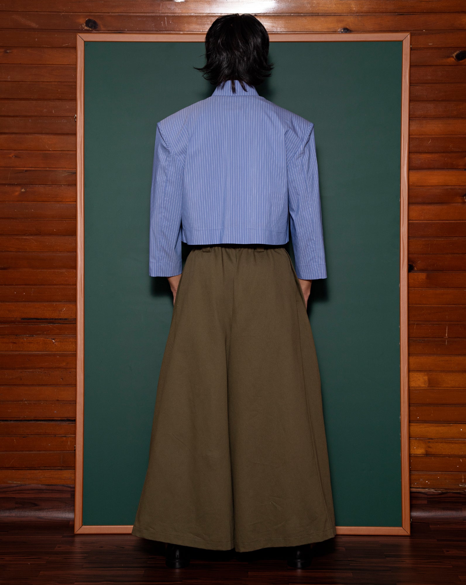 Kemeja Blazer Krop (Jalur Biru Putih) // Tie Bag (Olive Dragon)