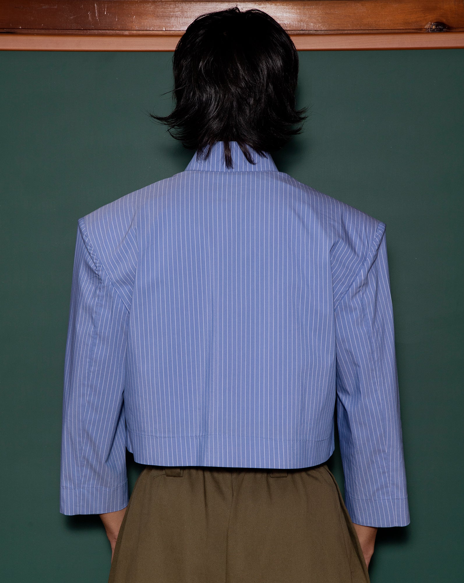 Kemeja Blazer Krop (Jalur Biru Putih) // Tie Bag (Olive Dragon)