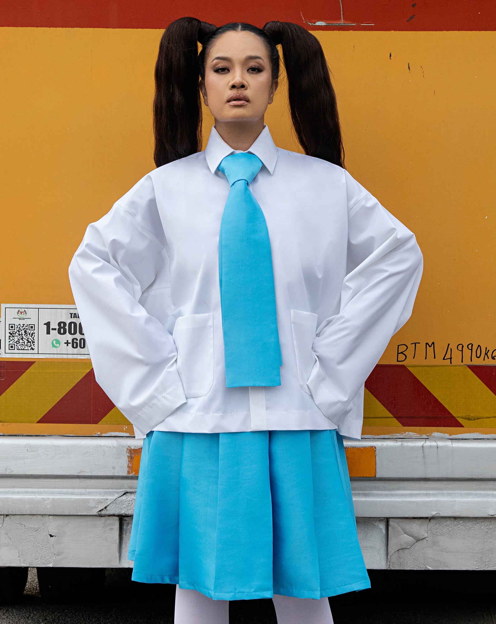 Kemeja Oversaiz (White) // Midi Skirt Sekolah (BEHATI Blue)