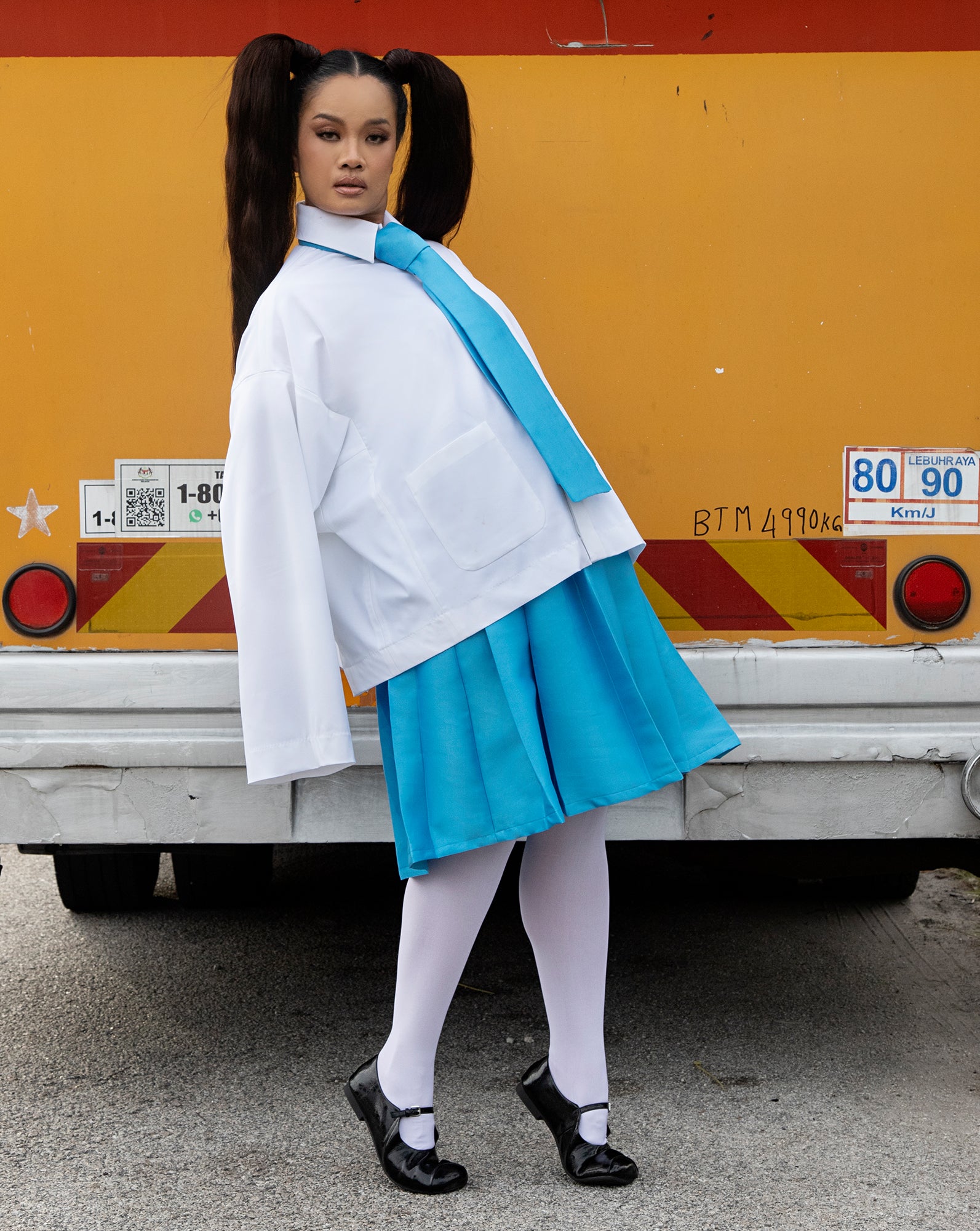 Kemeja Oversaiz (White) // Midi Skirt Sekolah (BEHATI Blue)