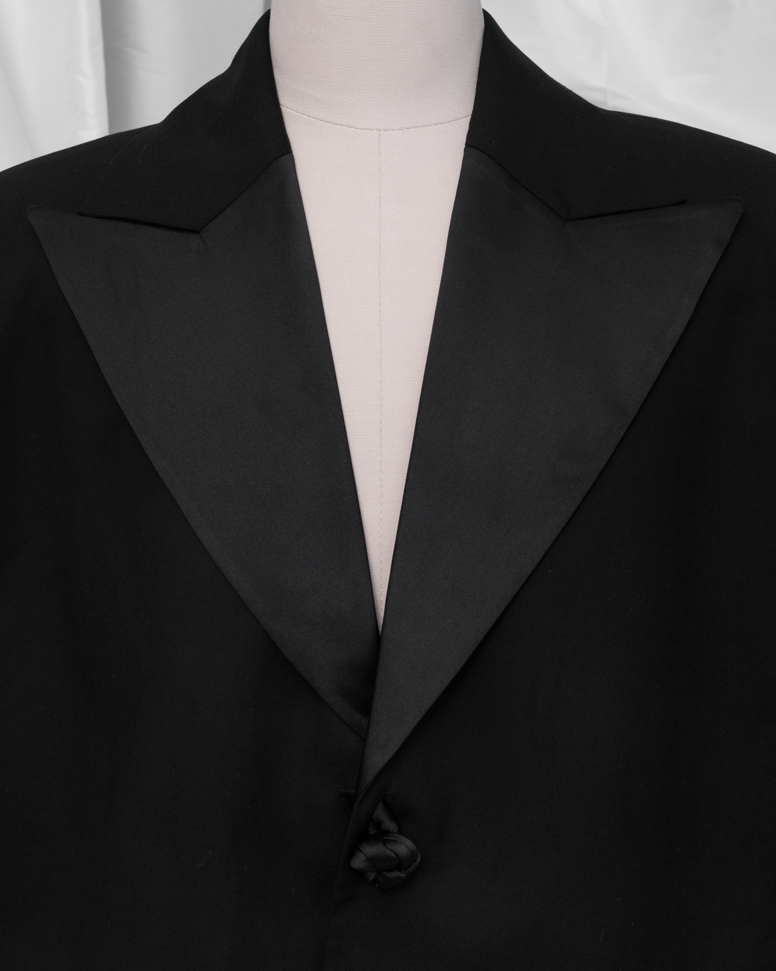 Tuxedo Perwira Krop (Black)