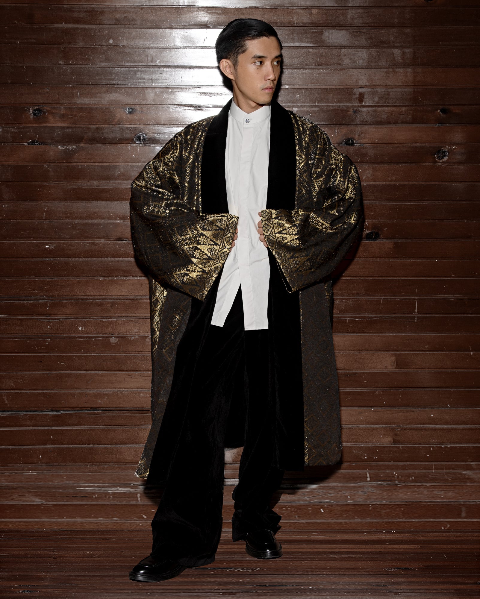 Qabaya (Gold Songket Black Velvet)