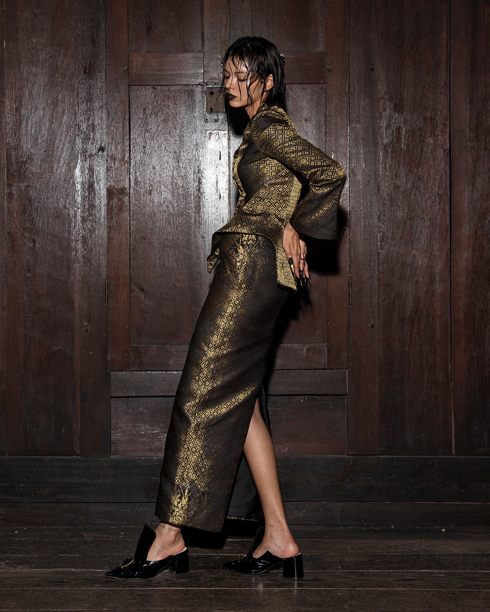 Kebaya Razor (Gold Songket)