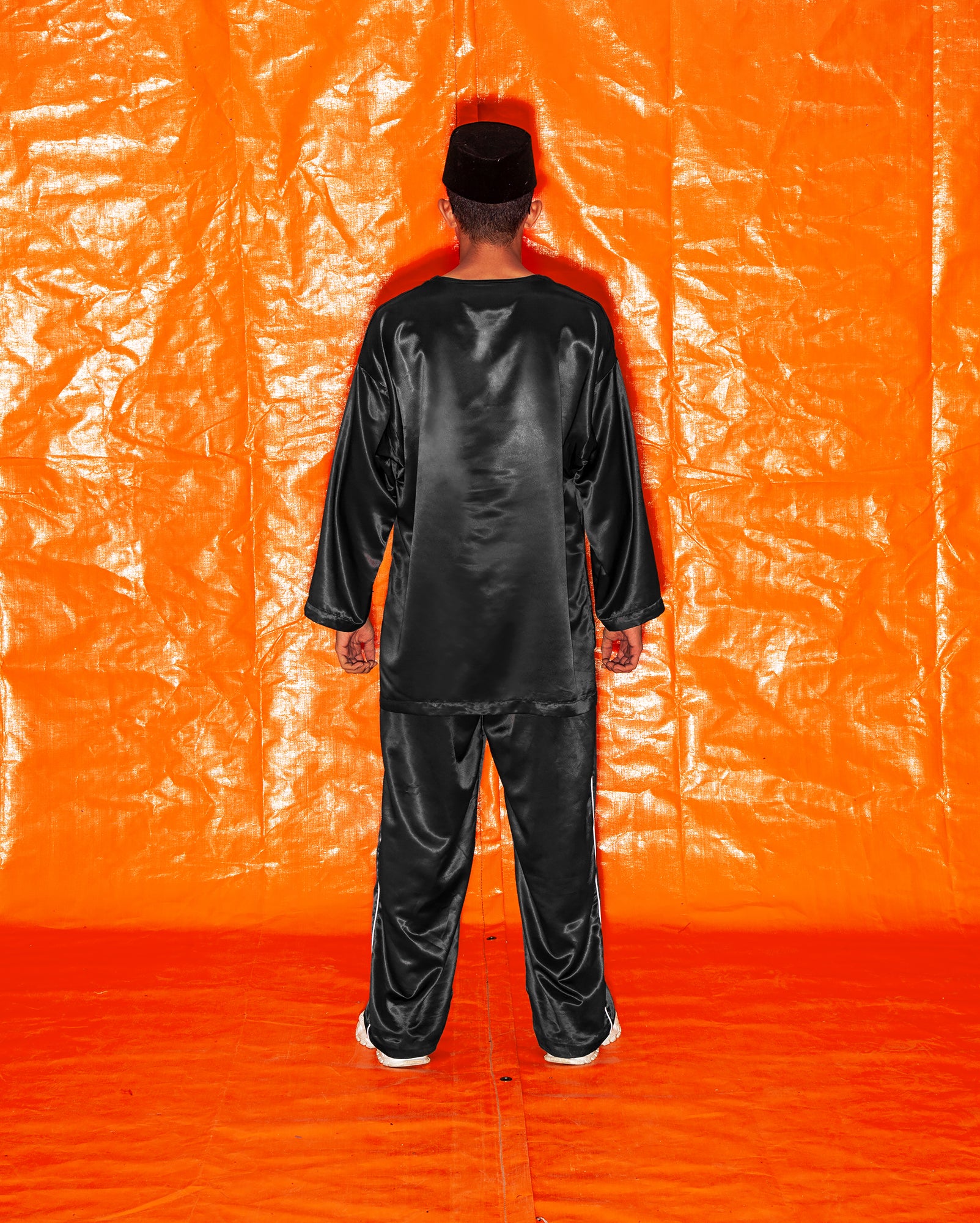 Baju Melayu Belakang Labuh (Black with white piping)