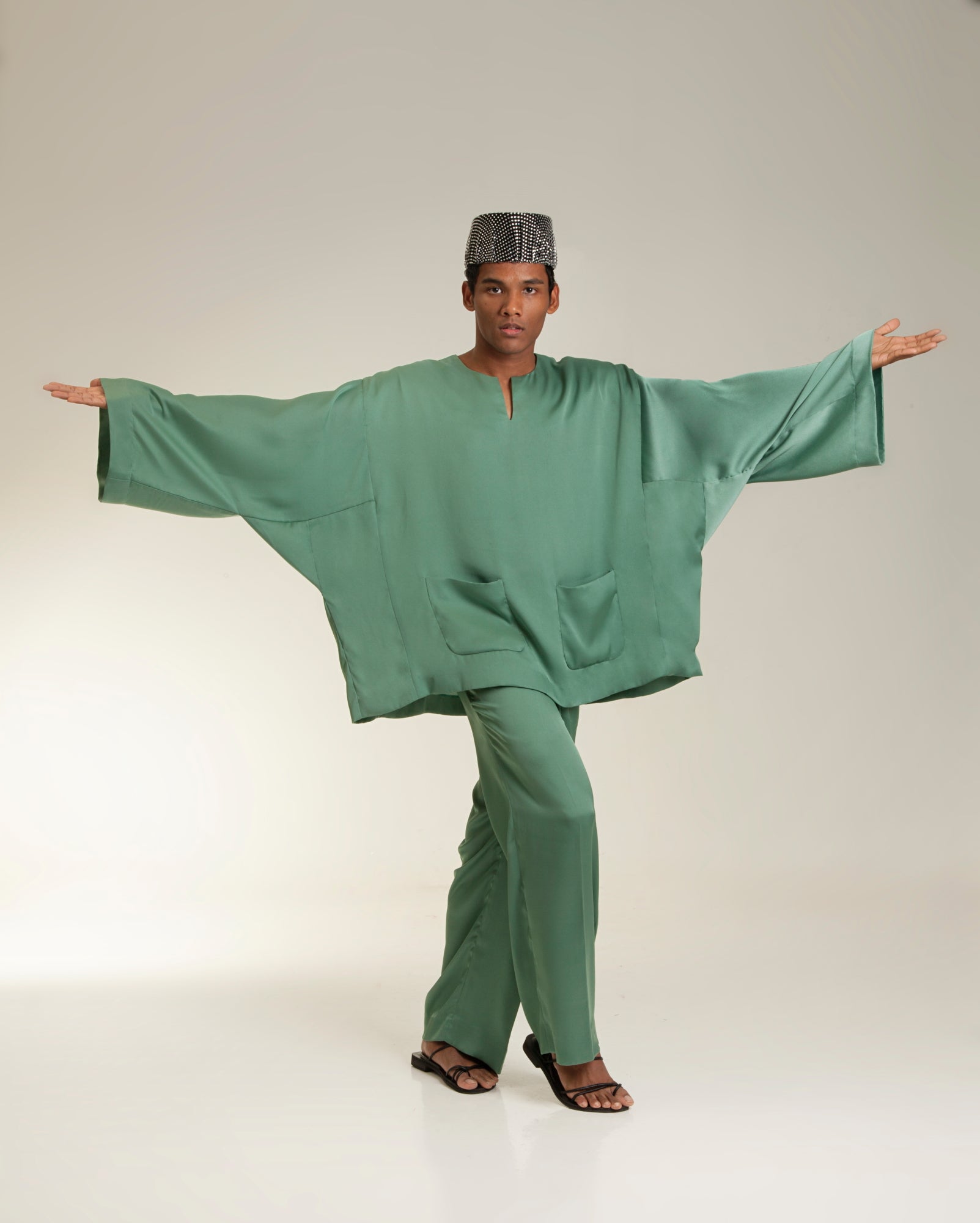 Baju Melayu Oversaiz Viral Teluk Belanga Set (Fern Satin Crepe)