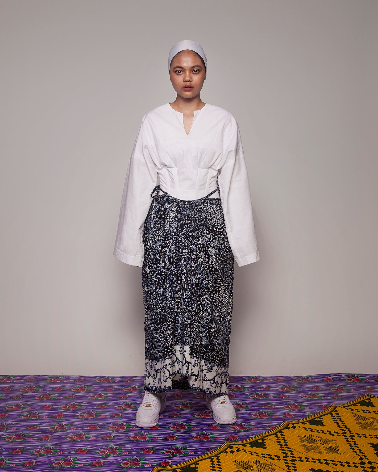 Sarong Ikat Tepi Batik Bunga Liar