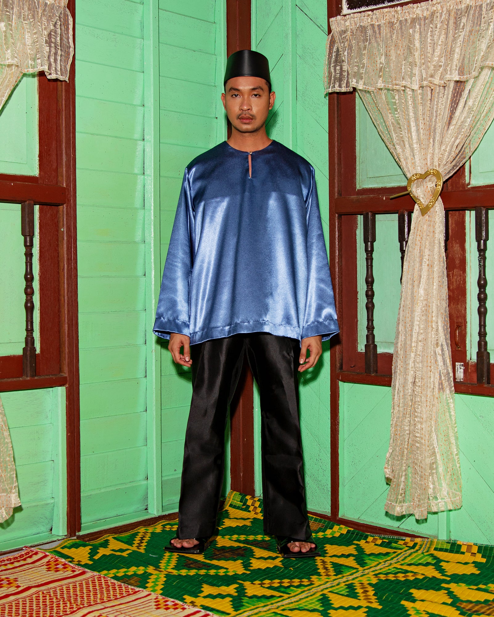 Baju Satin Butang Emas (Indigo)