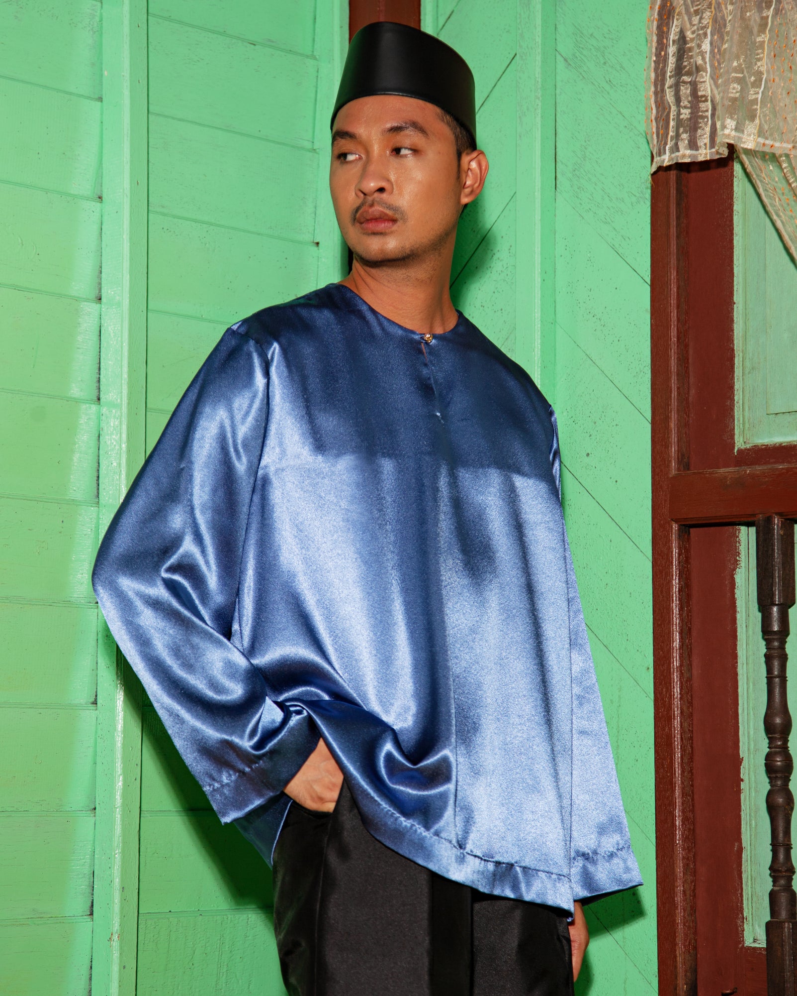 Baju Satin Butang Emas (Indigo)