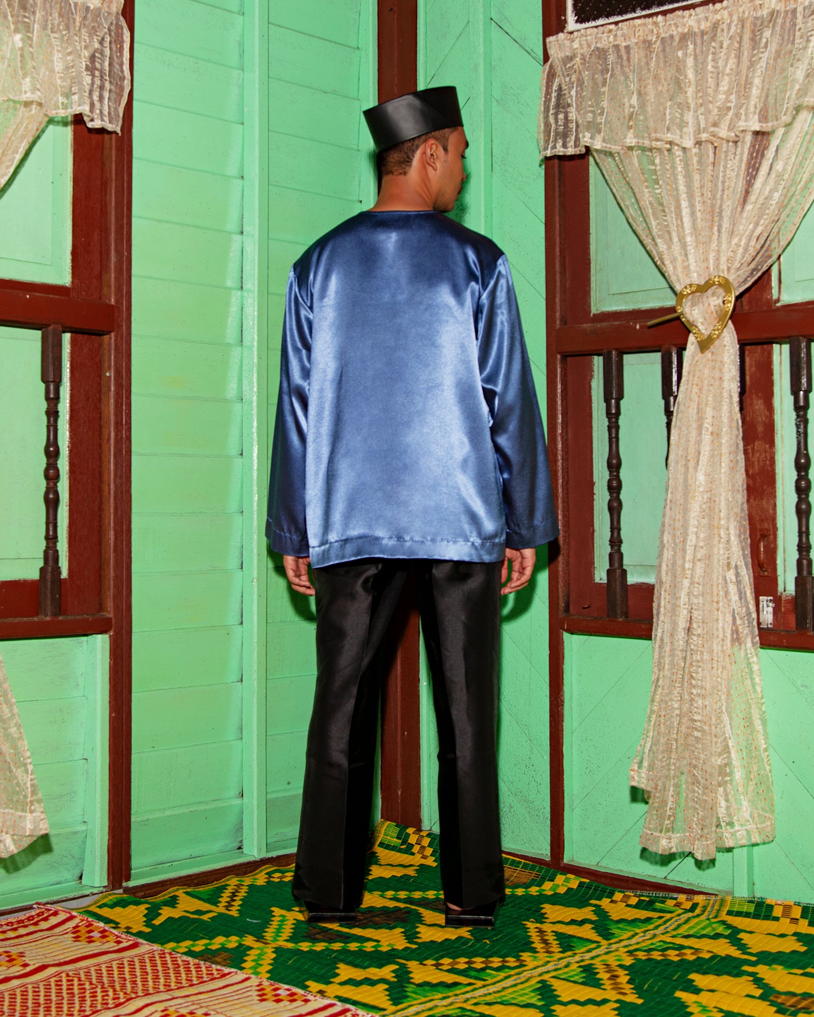 Baju Satin Butang Emas (Indigo)